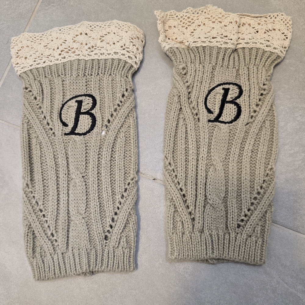 Elegant Lace Trimmed Knit Arm Warmers